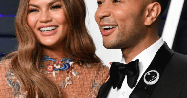 Chrissy Teigen a născut cel de-al treilea copil. John Legend a făcut anunțul în timpul unui concert