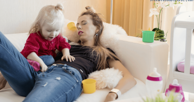 Sfaturi pentru mamici de bebeluși pentru a gestiona mai bine programul de somn
