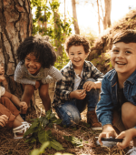 Aerul Liber și Jocul: Cheia pentru o Copilărie Sănătoasă și Echilibrată